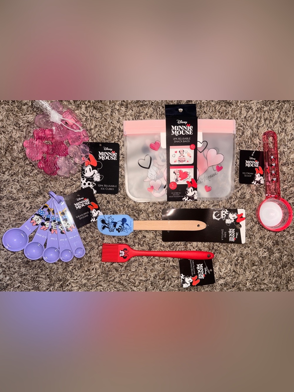 Disney Minnie Mouse Pink and Red Kitchen Tool Set